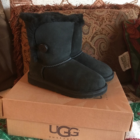 size 2 ugg boots